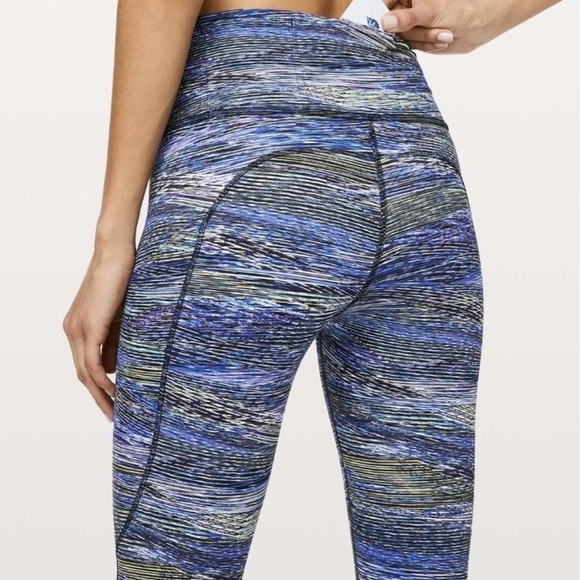 Lululemon Athletica Blue and Green Patterned Leggings Size 6 - Picture 3 of 12